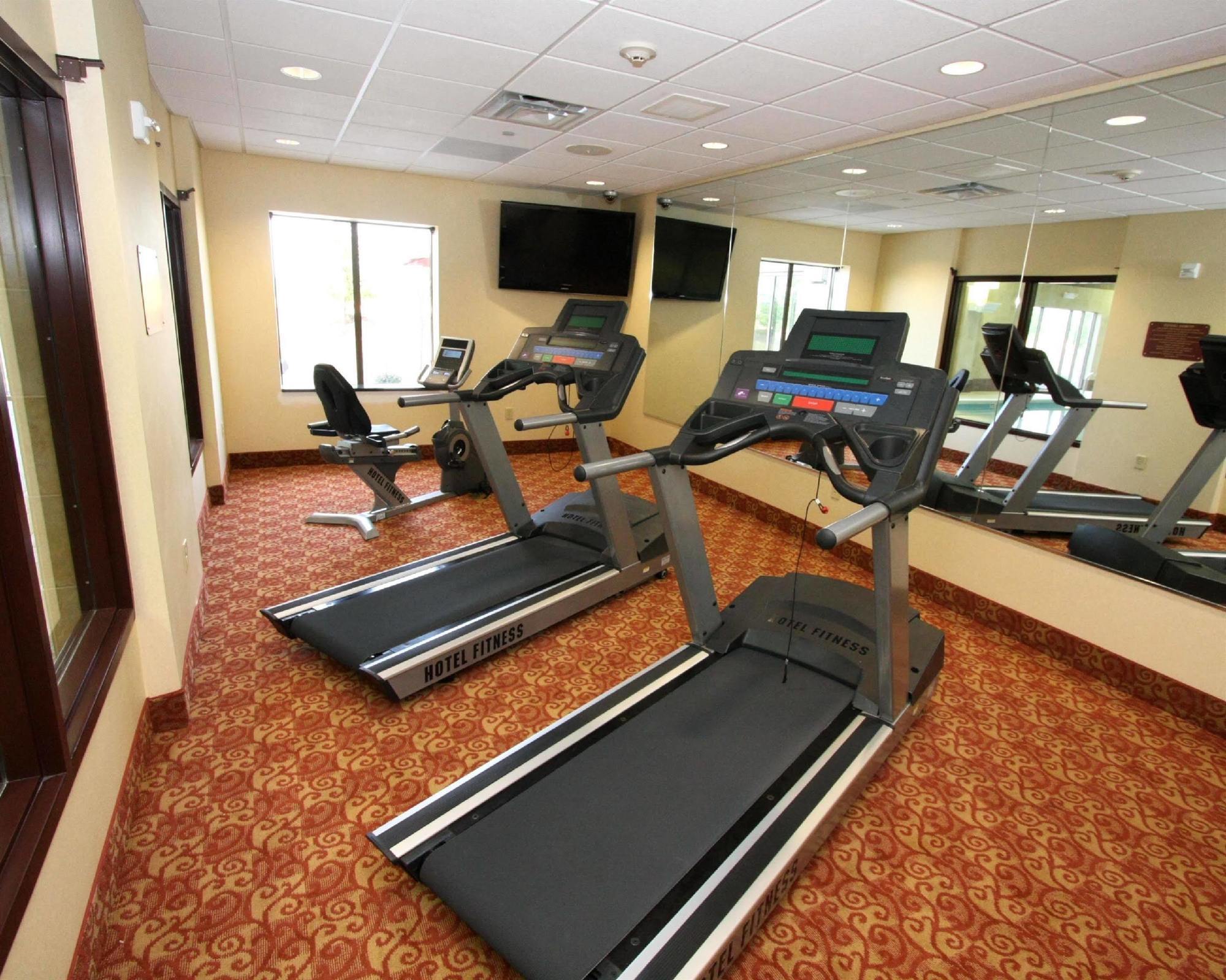 Holiday Inn Express & Suites Clear Spring By Ihg Екстериор снимка